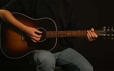 Video: How to hold a guitar—what are the basics you shouldn’t skip?