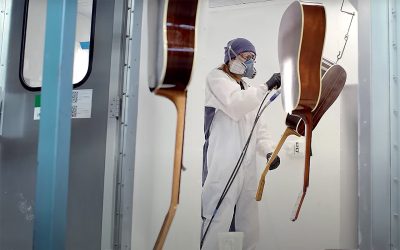 Video: Learn more about Gibson acoustic guitars and the nitrocellulose lacquer spray facility